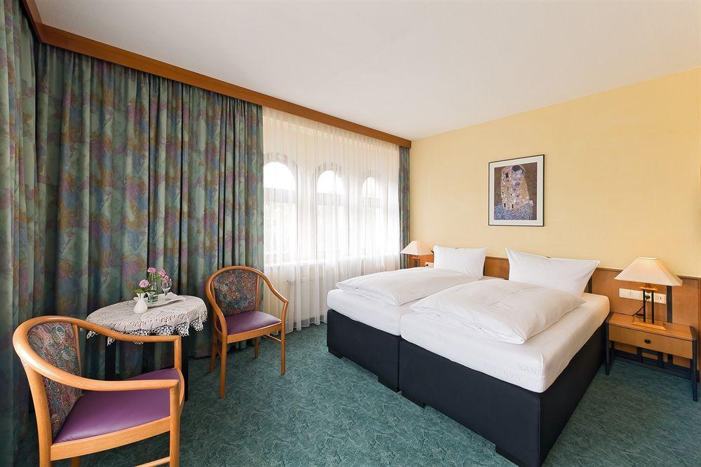 Hotel Katharinenhof Werdau Extérieur photo