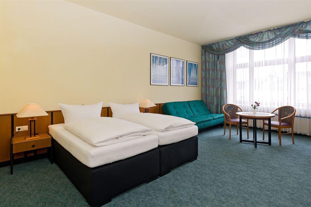 Hotel Katharinenhof Werdau Extérieur photo