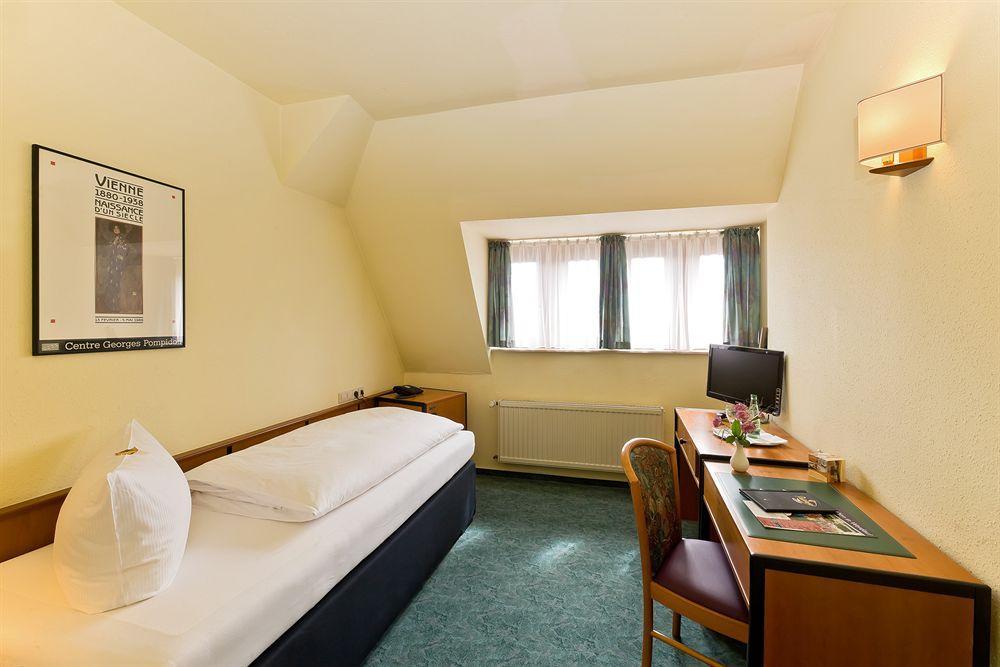Hotel Katharinenhof Werdau Extérieur photo