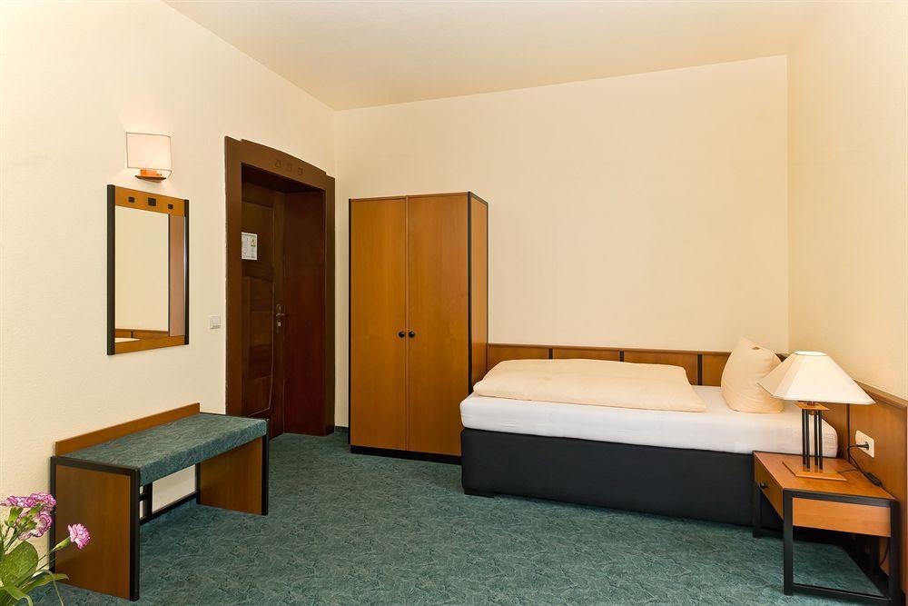 Hotel Katharinenhof Werdau Extérieur photo