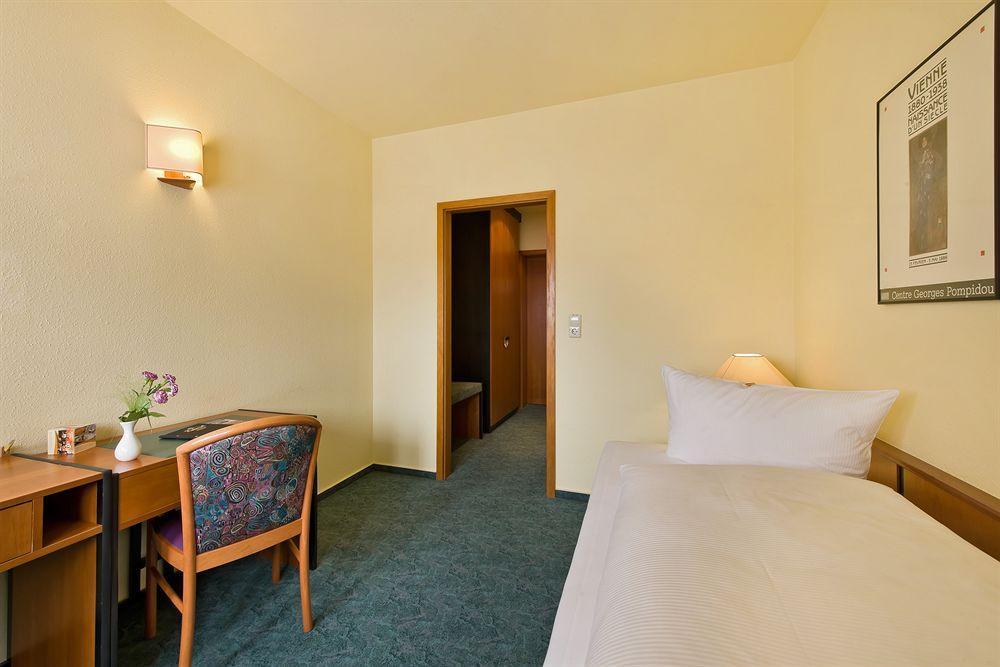 Hotel Katharinenhof Werdau Extérieur photo